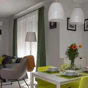 Sunny Near Bud With 2br, Ac And Free Parking Apartament Vecsés